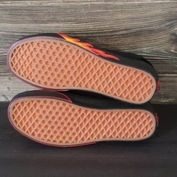 New Vans Old Skool Flame Wall Womens Sneakers Size 7.5 Biker Skater Streetwear - Picture 9 of 10